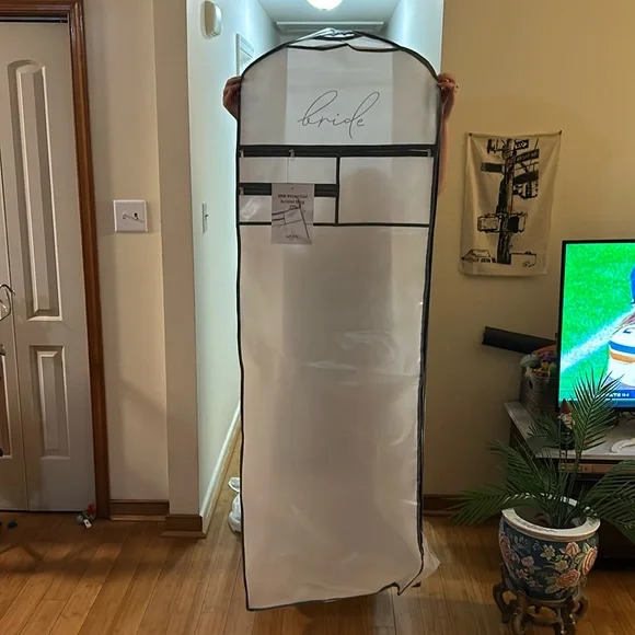 NWT Davids Bridal beaded gown Flawless zipper triple lined Includes garment bag - Picture 5 of 7